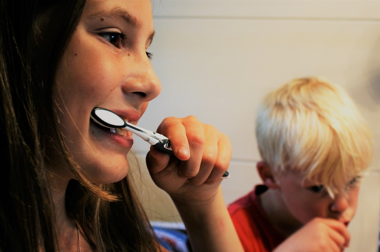 Encourage oral hygiene habits in children