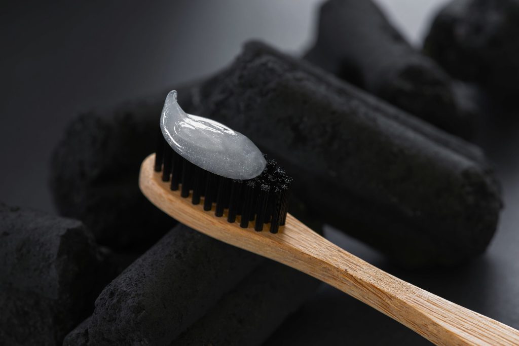 Charcoal Toothpaste: Benefits? Safe? Effects?