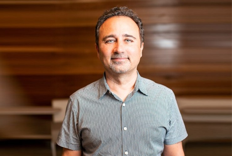 Dr. Kami Hoss Reinvents the Toothbrush- 92129 Magazine